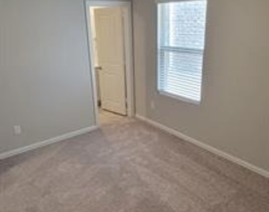 2644 Oneida Lane - Photo Thumbnail 15