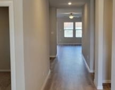 2644 Oneida Lane - Photo Thumbnail 4