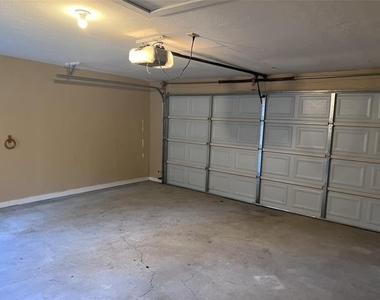 3728 Seguin Drive - Photo Thumbnail 18