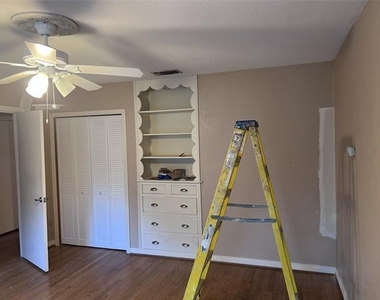 3728 Seguin Drive - Photo Thumbnail 14