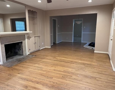 3728 Seguin Drive - Photo Thumbnail 5