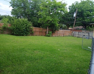 3728 Seguin Drive - Photo Thumbnail 3