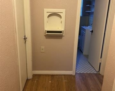 3728 Seguin Drive - Photo Thumbnail 13