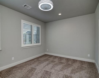 218 Wimberly Street - Photo Thumbnail 17