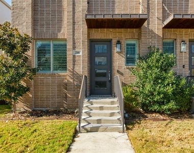 218 Wimberly Street - Photo Thumbnail 2