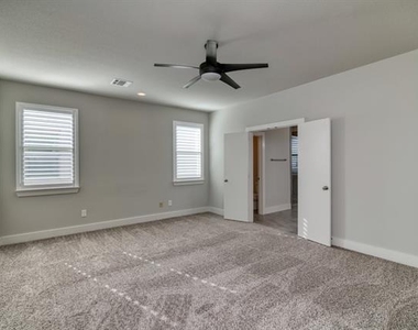 218 Wimberly Street - Photo Thumbnail 14