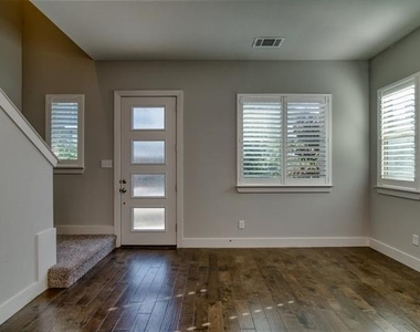 218 Wimberly Street - Photo Thumbnail 3