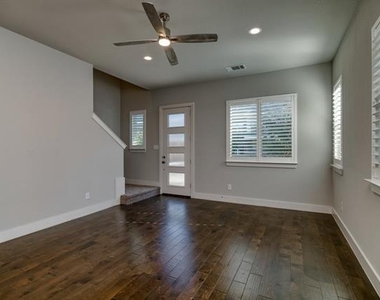 218 Wimberly Street - Photo Thumbnail 4
