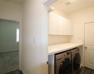 736 Richmond Drive - Photo Thumbnail 11