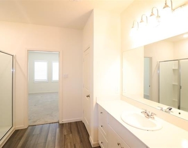 736 Richmond Drive - Photo Thumbnail 25