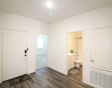 736 Richmond Drive - Photo Thumbnail 3