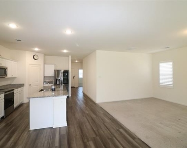 736 Richmond Drive - Photo Thumbnail 17