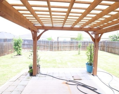 736 Richmond Drive - Photo Thumbnail 27