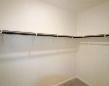 736 Richmond Drive - Photo Thumbnail 26