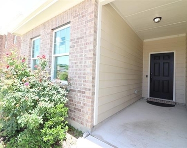 736 Richmond Drive - Photo Thumbnail 2