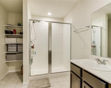 1101 Emerald Drive - Photo Thumbnail 8