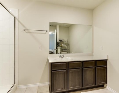 1101 Emerald Drive - Photo Thumbnail 7