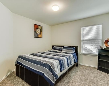 1101 Emerald Drive - Photo Thumbnail 9