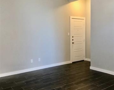 925 Chaparral Trail - Photo Thumbnail 4