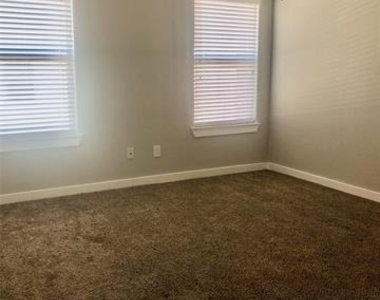 925 Chaparral Trail - Photo Thumbnail 11