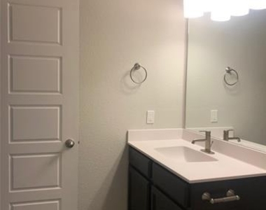 925 Chaparral Trail - Photo Thumbnail 14