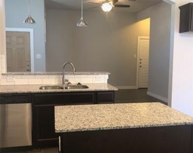 925 Chaparral Trail - Photo Thumbnail 6