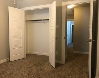 925 Chaparral Trail - Photo Thumbnail 17