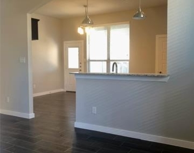 925 Chaparral Trail - Photo Thumbnail 2