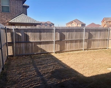 925 Chaparral Trail - Photo Thumbnail 9