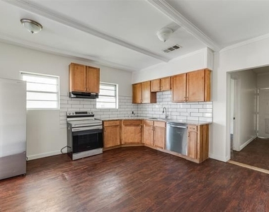 1327 E Baltimore Avenue - Photo Thumbnail 6