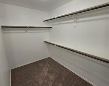 7504 Boat Wind Road - Photo Thumbnail 12