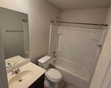 7504 Boat Wind Road - Photo Thumbnail 4