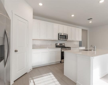 1901 Nokota Parkway - Photo Thumbnail 22