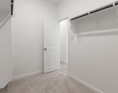 1901 Nokota Parkway - Photo Thumbnail 17