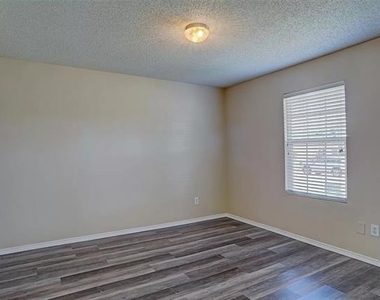 9929 George Washington Drive - Photo Thumbnail 7
