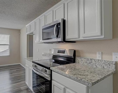 9929 George Washington Drive - Photo Thumbnail 10