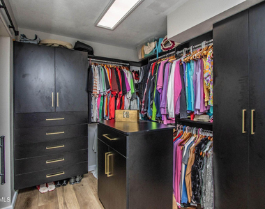 7401 N Scottsdale Road - Photo Thumbnail 12