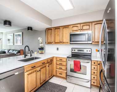 7401 N Scottsdale Road - Photo Thumbnail 3