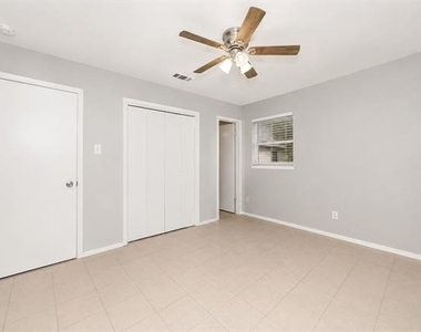 4709 Fair Park Boulevard - Photo Thumbnail 10