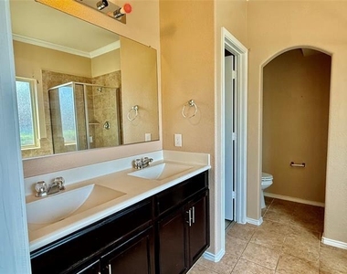 9044 Sundance Trail - Photo Thumbnail 13