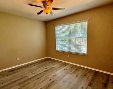 9044 Sundance Trail - Photo Thumbnail 21