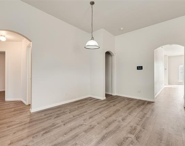 7437 Diamond Springs Trail - Photo Thumbnail 7