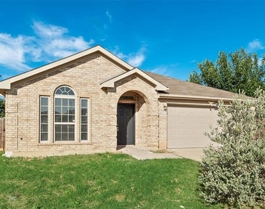 7437 Diamond Springs Trail - Photo Thumbnail 1