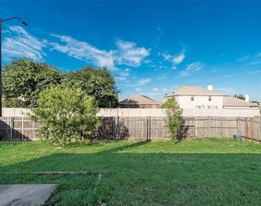 7437 Diamond Springs Trail - Photo Thumbnail 16