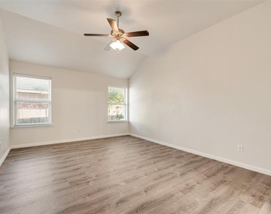 7437 Diamond Springs Trail - Photo Thumbnail 13