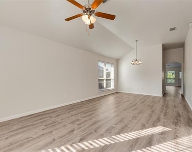 7437 Diamond Springs Trail - Photo Thumbnail 4