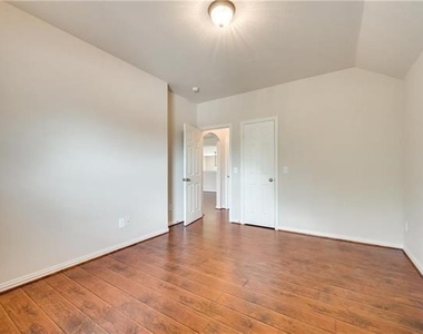 434 Teagarden Court - Photo Thumbnail 29