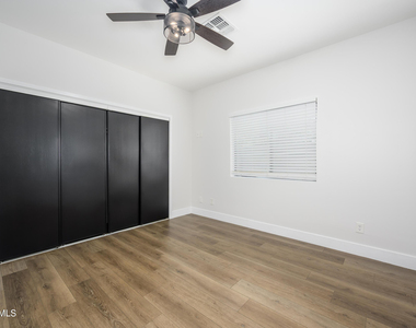274 N Delaware Street - Photo Thumbnail 16