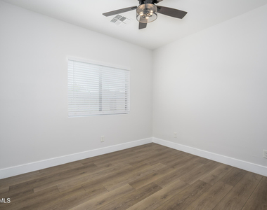 274 N Delaware Street - Photo Thumbnail 12