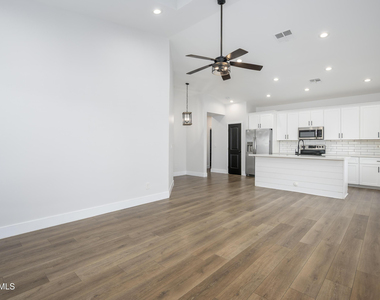274 N Delaware Street - Photo Thumbnail 3